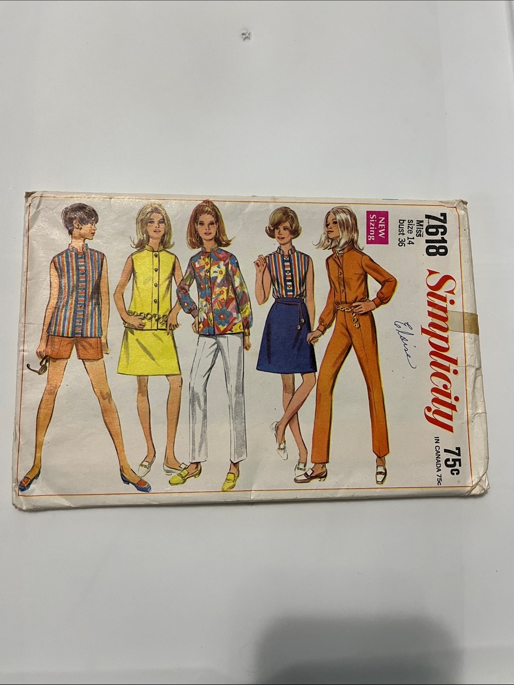 Vintage Simplicity Women's Sewing Pattern